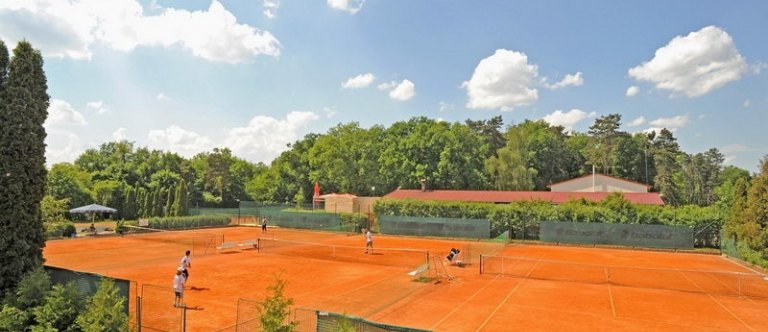 Milujete tenis? Můžete si ho zahrát i v Praze