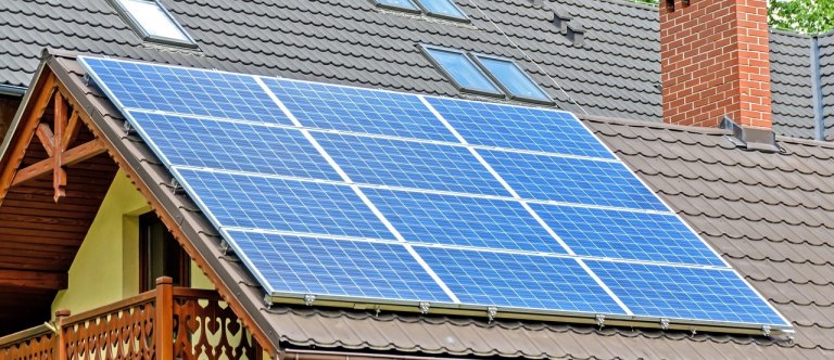 Fotovoltaika: Udržitelné a výhodné řešení pro snížení nákladů na elektřinu
