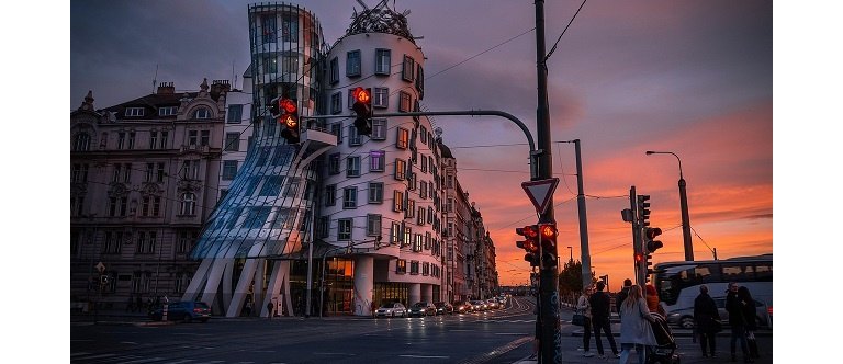 Tančící dům je jedna z nejkontroverznějších pražských staveb