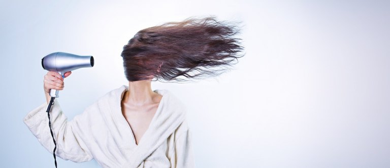 5 způsobů, jak si udržet zdravé vlasy
