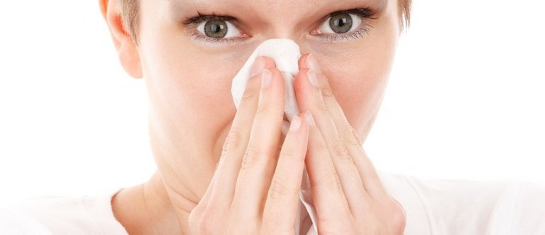 Proč si proplachovat nos solným roztokem?