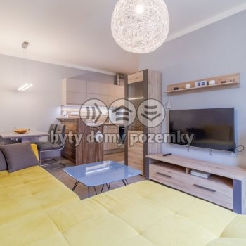 Pronájem bytu 3+kk, 62 m², Praha, ul. Drahobejlova - foto č. 1