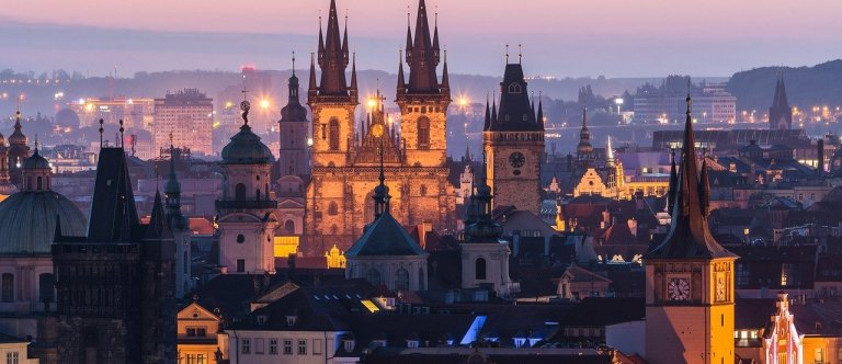 Jakými zajímavostmi se může pyšnit česká metropole?